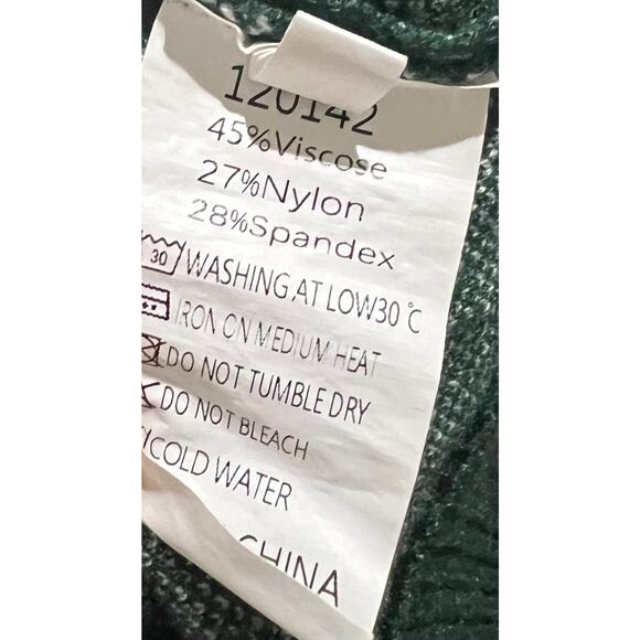 Women’s Snow Leopard Sleeved Sweater Dark Green Boho Cheetah Top Size Medium - Picture 7 of 7